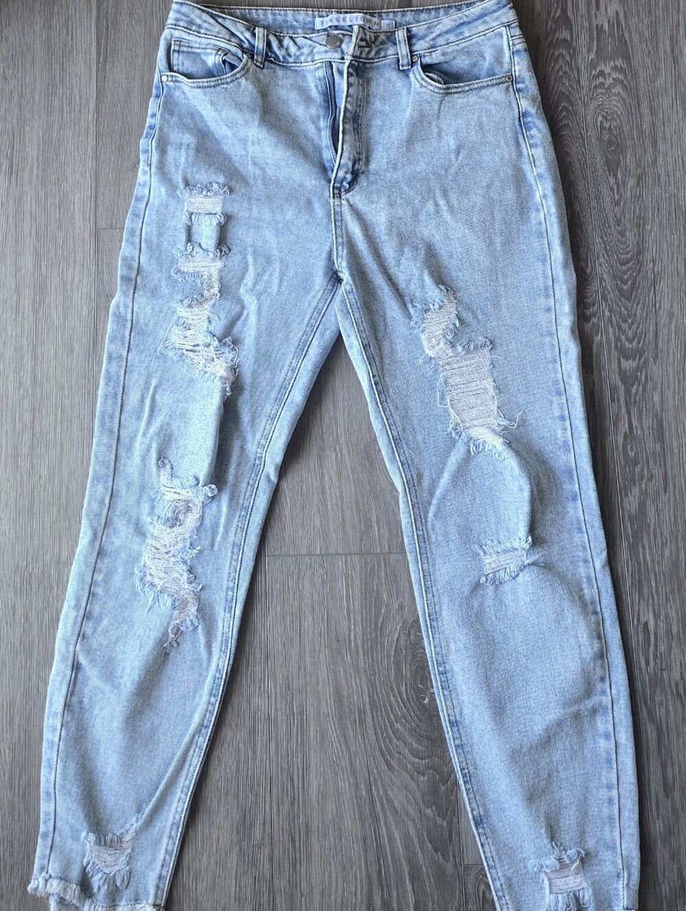 Tinseltown High Rise Mom Jean Light Wash Heavy Distressed Raw Hem Junior 11